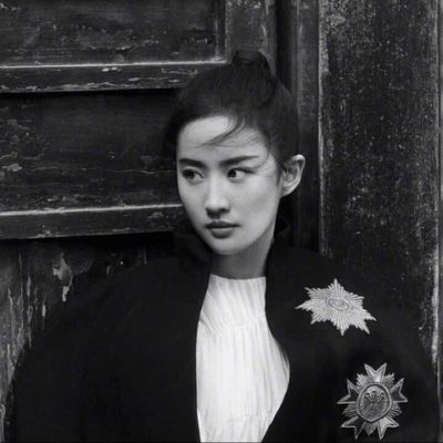 四乃森苍紫（身份：御庭番众前任首领、“天才忍者”） - 欧美电影中字在线观看 - APP视频